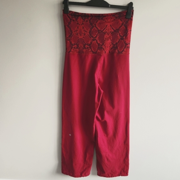 Lululemon Stillness Red Pants Wide Baggy Joggers Sweats Roll Down Waist Size 8 - Picture 5 of 16